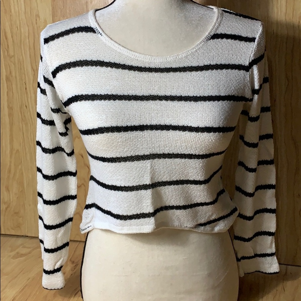 Cropped Long Sleeve High Low Sweater Size XS